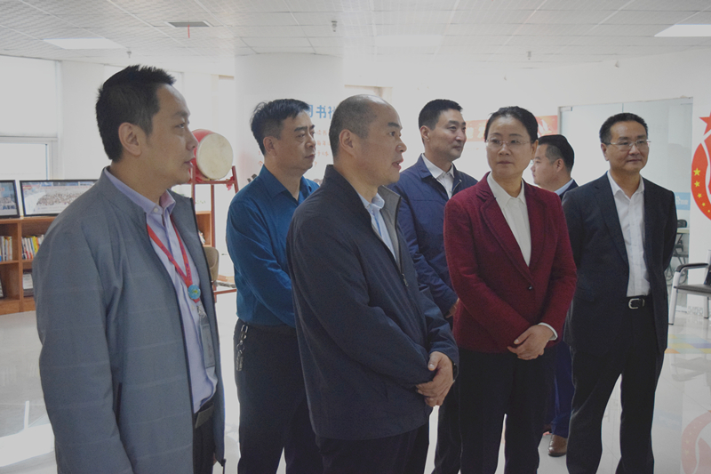 熱烈歡迎河南省委統戰部副部長梁險峰一行蒞臨安陽青峰網絡調研社會階層工作！